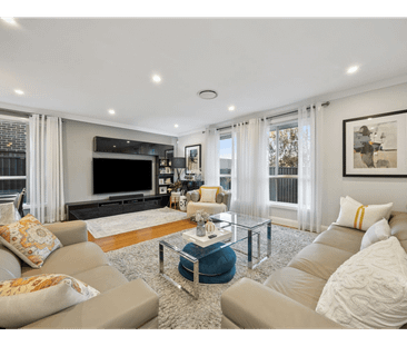 Modern & Premium Two-level Family Home in Prime Edmondson Park - Photo 2