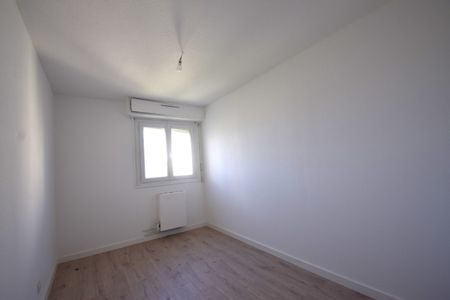 Location Appartement 3 pièces 65m² BASTIA 20600 - Photo 4