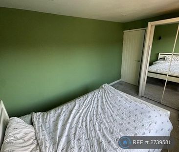 1 bedroom in a house share to rent - Photo 2
