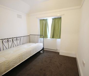 4 bedroom semi-detached house to rent - Photo 4