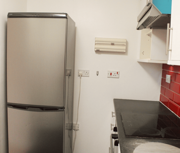 Studio to rent - Photo 3