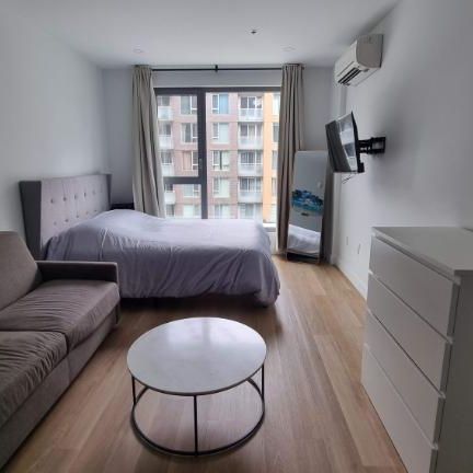 ✨ Loft meublé à louer – Bishop Embassy (Centre-ville de MTL) ✨ - Photo 4