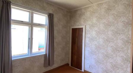 Character on Waltons Ave - Photo 4