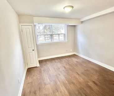 For Lease - 90 Twenty Fifth Street Unit# 32, Toronto, Ontario - Photo 5