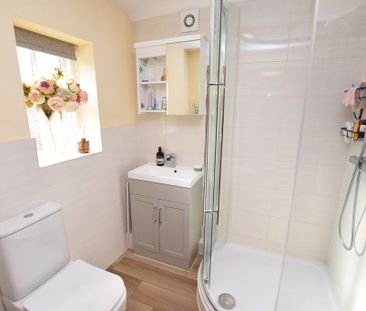 Roundwell, Bearsted, Maidstone - Photo 2