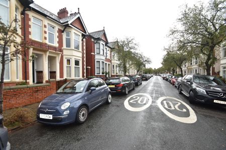 2 bed flat to rent in Amesbury Road, Roath, CF23 - Photo 4