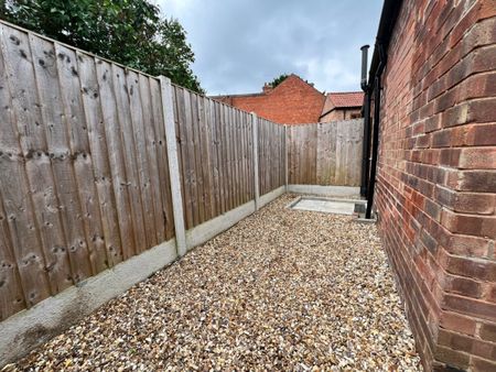 Main Street, Farndon, Newark, Notts, NG24 - Photo 2