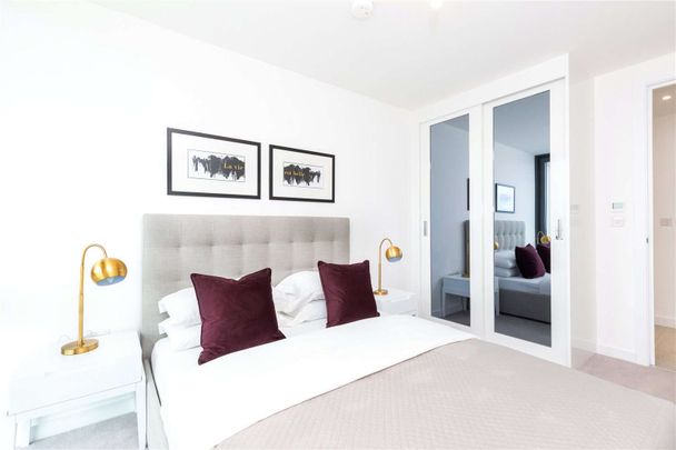 Excellent one bedroom apartment set within a new development just moments from Finsbury Park station. - Photo 1