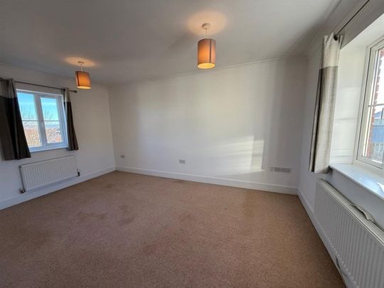 Russell Walk, Exeter - Photo 1