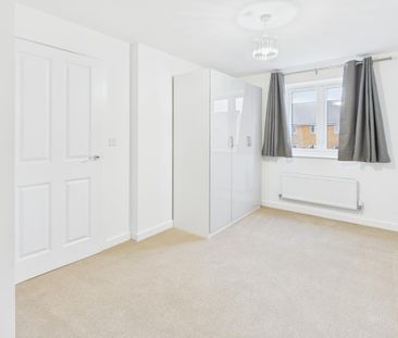 2 bedroom end of terrace house to rent - Photo 2