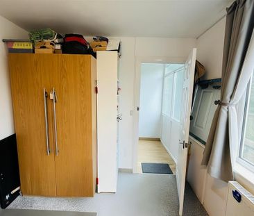 4 bedroom detached house to rent - Photo 2