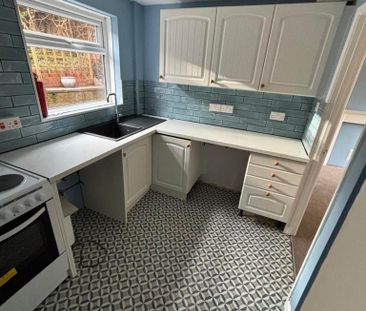 3 bedroom terraced house to rent - Photo 5