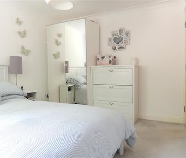 4 bedroom terraced house to rent - Photo 3