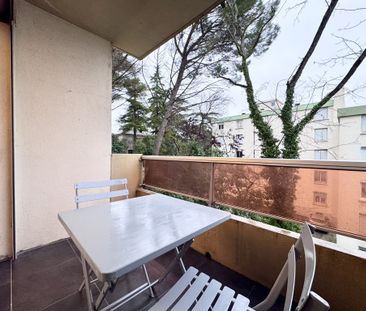 NIMES / POMPIDOU - T2 MEUBLE AVEC CLIMATISATION, CAVE ET PARKING - Photo 2