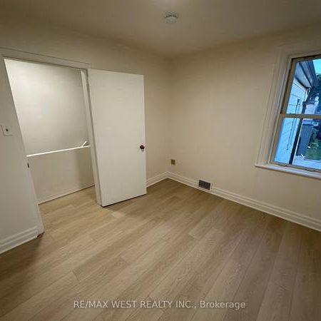 Gorgeous area recent renos! - Photo 1