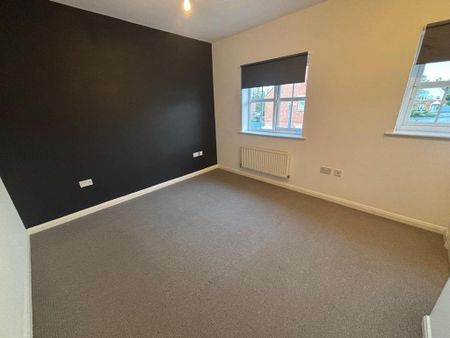 3 bedroom semi-detached house to rent - Photo 4