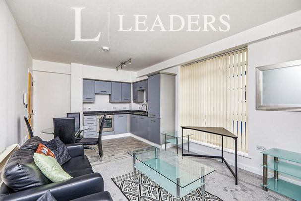 2 bedroom flat to rent - Photo 1