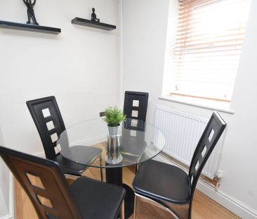 2 bed flat to rent in Cathays Terrace, Cathays, CF24 - Photo 1