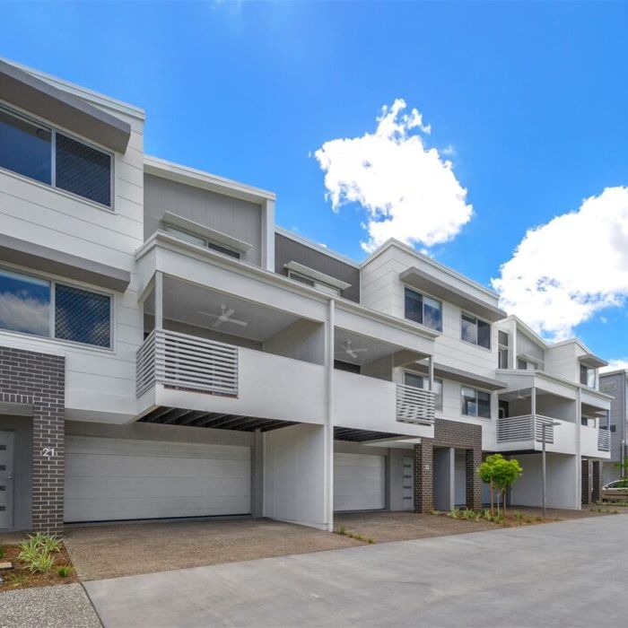 QUALITY 3 BEDROOM TOWN HOME IN HIGHLY SORT AFTER LOCATION - Photo 1