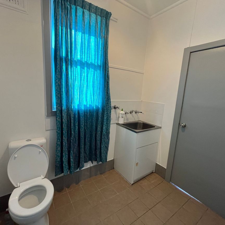 Studio Living - Photo 1