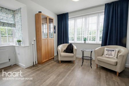 4 bedroom detached house to rent - Photo 2