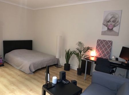 Studio Flat, Staverton Road, NW2 - Photo 2