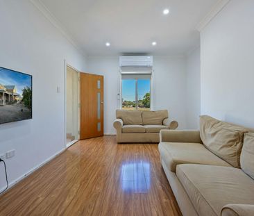 10 Townsend Crescent - Photo 1