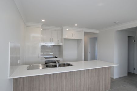 :: BRAND NEW & READY TO MOVE IN - EXCEPTIONAL QUALITY YOU'LL LOVE! - Photo 4