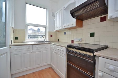 3 bedroom terraced house to rent - Photo 2