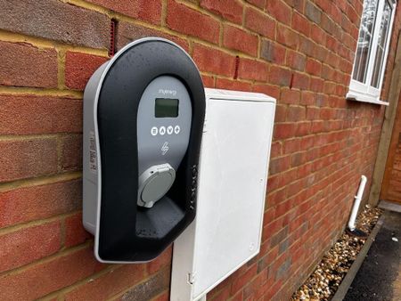 2 bedroom semi-detached house to rent - Photo 5