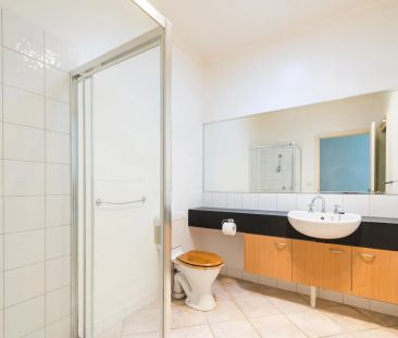 ** Under application ** SPACIOUS SINGLE STOREY TOWNHOUSE IN SAFE SE... - Photo 3