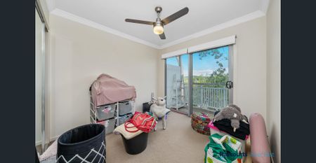 Modern Townhouse in Perfect Location - Photo 3