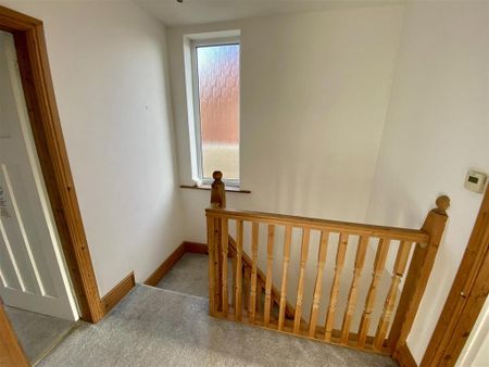 3 bedroom detached house to rent - Photo 2
