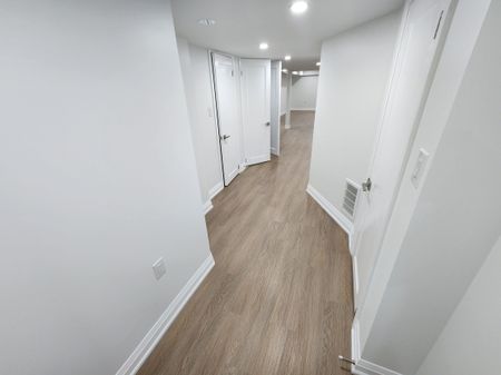 For Lease - 268 Bonnieglen Boulevard, Caledon, Ontario - Photo 2