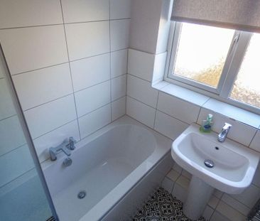 2 bed lower flat to rent in NE16 - Photo 2