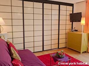 Logement à Paris, Location meublée - Photo 3