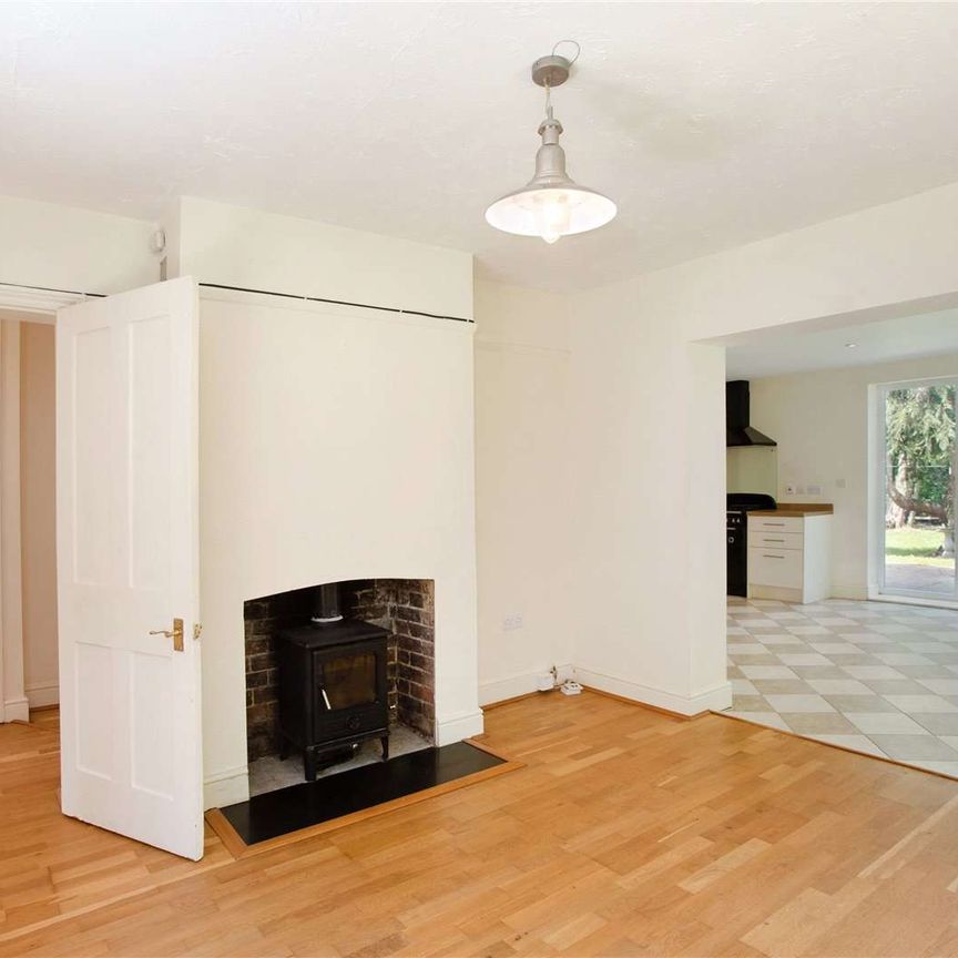 A delightful five bedroom property located in a beautiful countryside setting - Photo 1