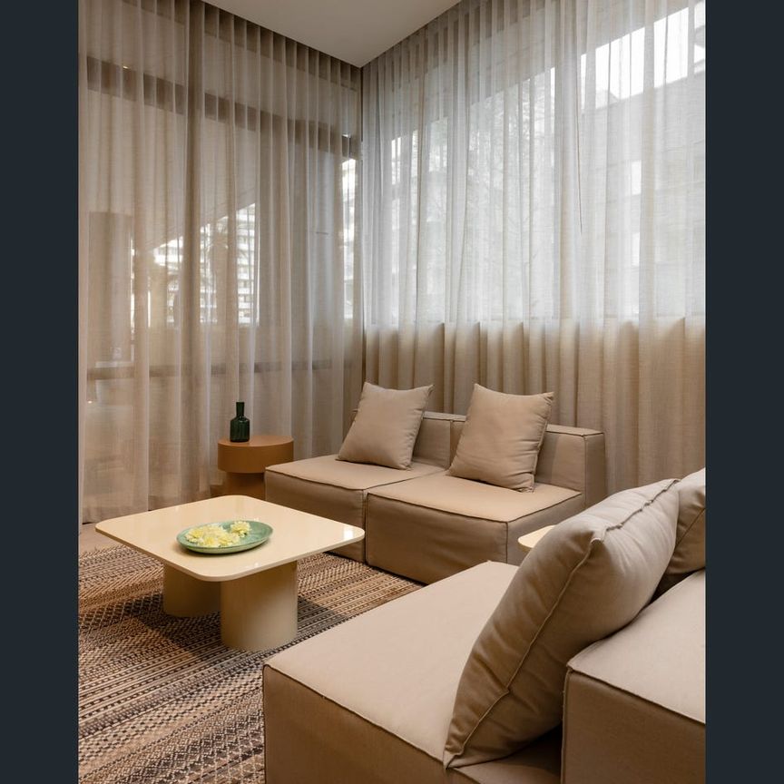 Be the first to live in our brand new, fully furnished art deco apartments - Photo 1