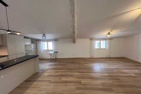 Appartement entièrement rénové et climatisé rue d'italie - Photo 3