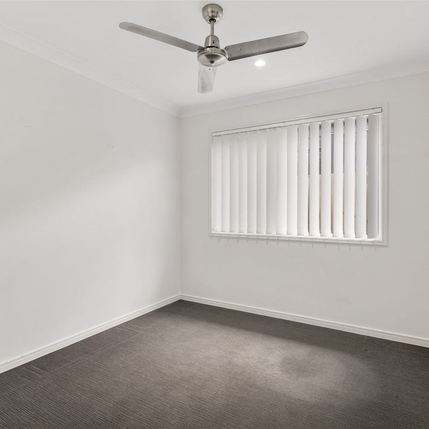Stylish, Living in the Heart of Loganlea - Photo 1