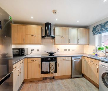 2 bedroom flat to rent - Photo 2