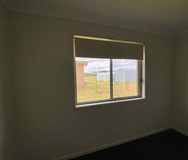 Relaxed country living close to town - Photo 2