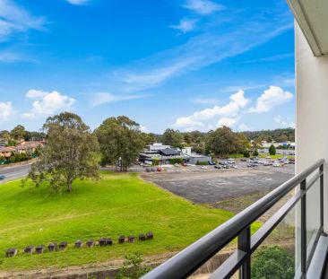 Bright and Stunning! - Photo 1