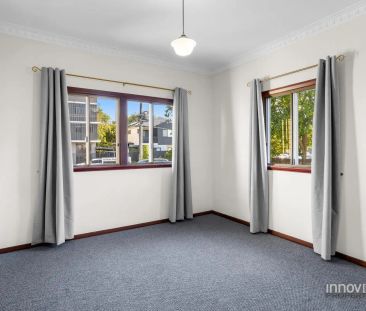 “Low Maintenance and Walking Distance to Transport and Shops!” - Photo 6