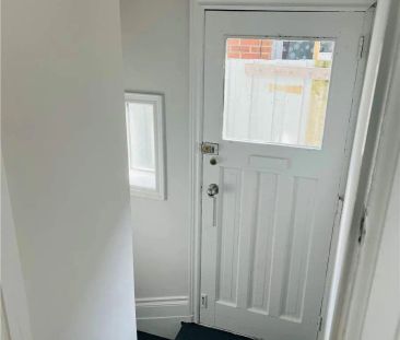 194 Roe Avenue , - Photo 5