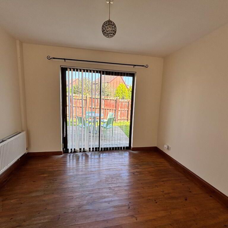 43 Town Park, Carrickfergus, BT38 8FG - Photo 1
