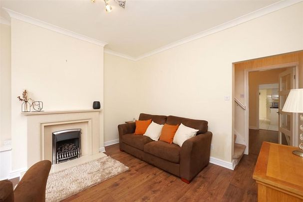 2 bedroom terraced house to rent - Photo 1