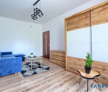 Duża KAWALERKA – 34 m2 ścisłe CENTRUM - Zdjęcie 2