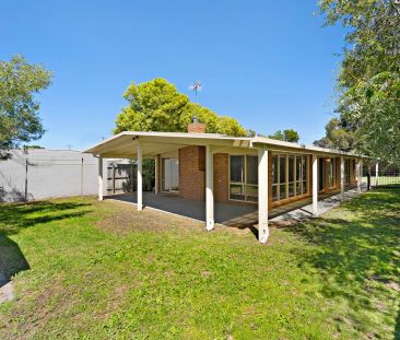 Within minutes to the beach - Photo 3