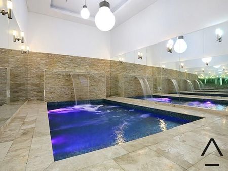 Centrally located two bedroom luxury apartment in heart of North Sydney - Photo 5